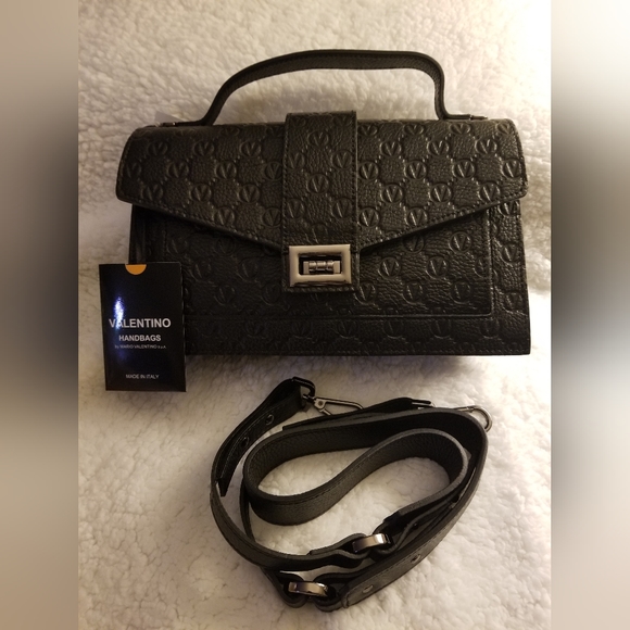 🎀VALENTINO by MARIO VALENTINO Adrienne Logo Leather crossbody bag. Color:Black⚘ - Picture 9 of 16